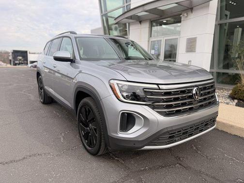 2024 Volkswagen Atlas 2.0T SE w/Technology 4MOTION