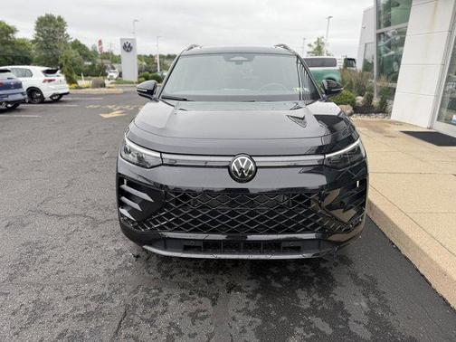 2025 Volkswagen Tiguan 2.0T SE R-Line Black 4MOTION