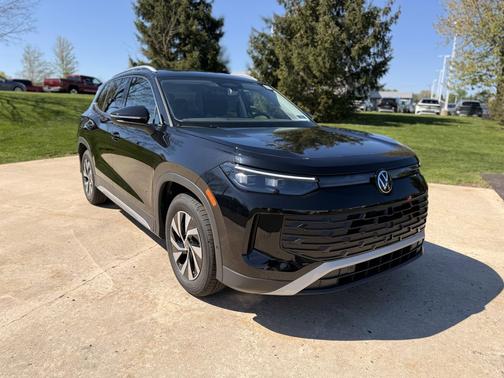 Deep Black Pearl 2026 Volkswagen Tiguan 2.0T S