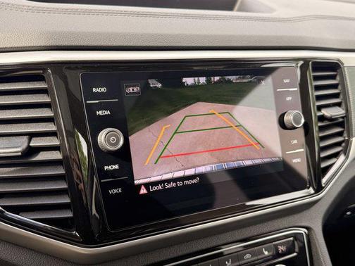 Platinum Gray Metallic 2023 Volkswagen Atlas 3.6L SEL