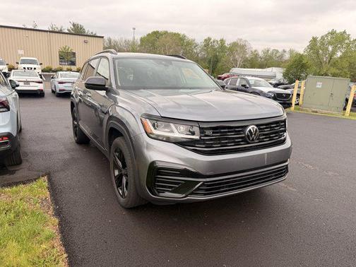 Platinum Gray Metallic 2023 Volkswagen Atlas 3.6L SEL
