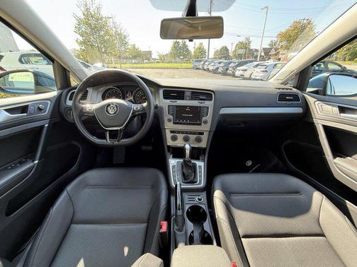 2017 Volkswagen Golf TSI S 4-Door