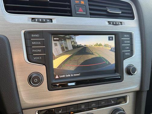 2017 Volkswagen Golf TSI S 4-Door