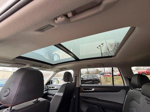 2025 Volkswagen Atlas 2.0T Peak Edition