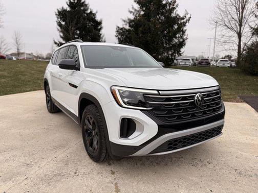 2025 Volkswagen Atlas 2.0T Peak Edition