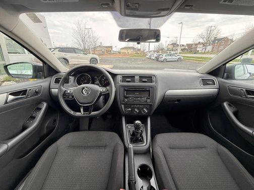 2015 Volkswagen Jetta Man SE