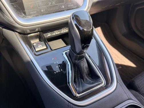Crystal White Pearl 2023 Subaru Outback Premium