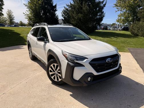 Crystal White Pearl 2023 Subaru Outback Premium