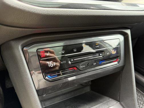 2024 Volkswagen Tiguan 2.0T SE 4MOTION