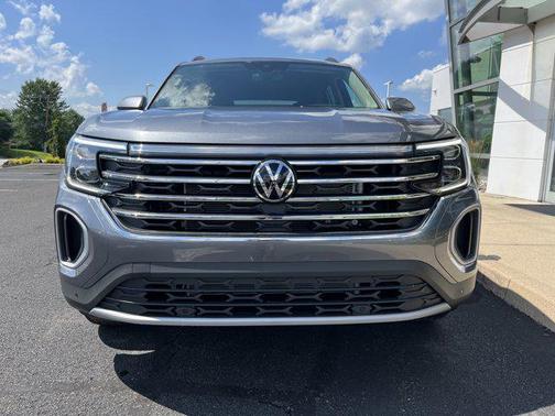 2025 Volkswagen Atlas 2.0T SE w/Technology 4MOTION