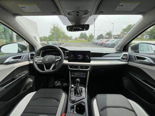 2025 Volkswagen Taos 1.5T SEL