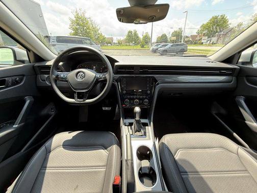 2020 Volkswagen Passat 2.0T R-Line
