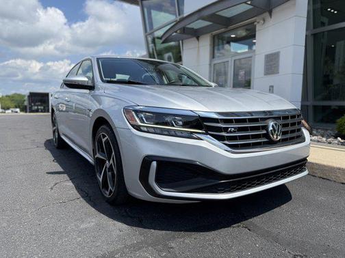 2020 Volkswagen Passat 2.0T R-Line