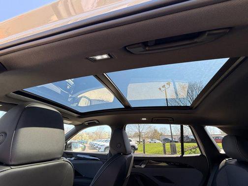 sandstone 2026 Volkswagen Tiguan 2.0T SE R-Line Black 4MOTION