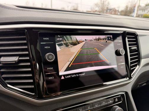 2022 Volkswagen Atlas Cross Sport 3.6L V6 SE w/Technology