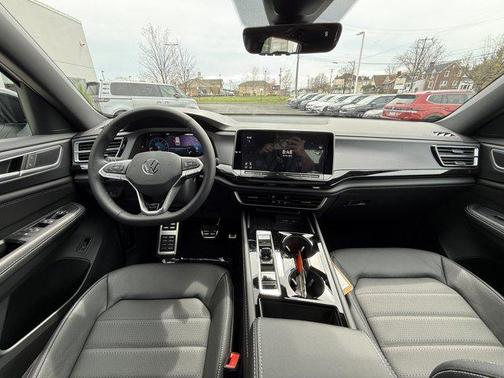 2025 Volkswagen Atlas Cross Sport 2.0T SEL