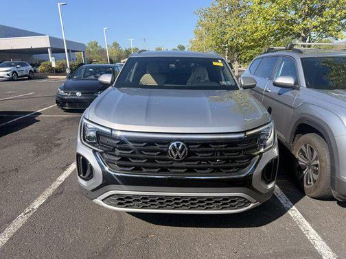 2025 Volkswagen Atlas Cross Sport 2.0T SE w/Technology 4MOTION