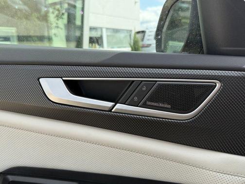 2025 Volkswagen Atlas Cross Sport 2.0T SEL Premium