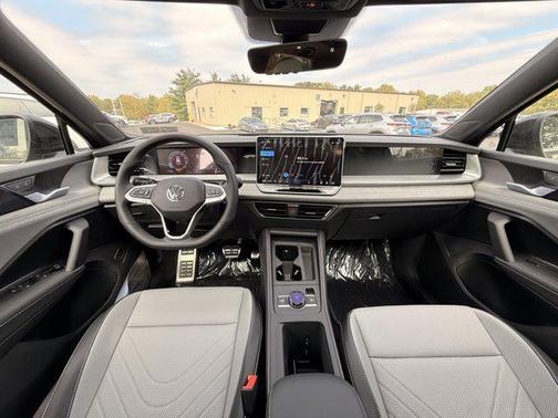 2025 Volkswagen Tiguan 2.0T SE R-Line Black 4MOTION