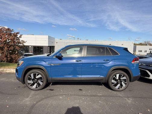 2025 Volkswagen Atlas Cross Sport 2.0T SE w/Technology 4MOTION
