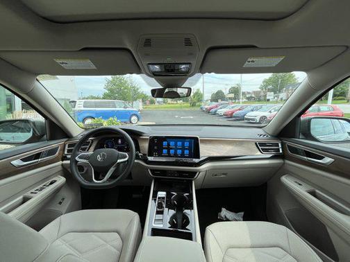 2025 Volkswagen Atlas 2.0T SE w/Technology 4MOTION