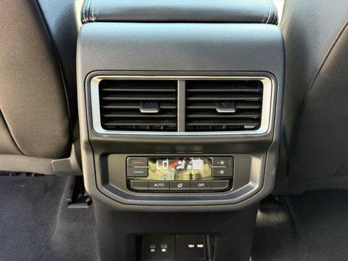 2025 Volkswagen Atlas 2.0T SE w/Technology 4MOTION