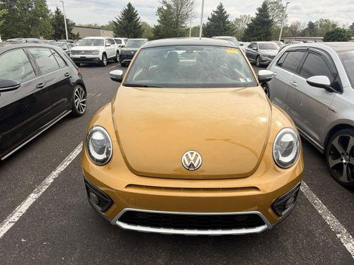 Sandstorm Yellow Metallic 2016 Volkswagen Beetle 1.8T Dune