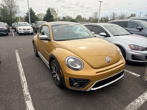 Sandstorm Yellow Metallic 2016 Volkswagen Beetle 1.8T Dune