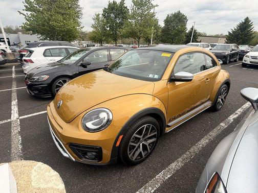 Sandstorm Yellow Metallic 2016 Volkswagen Beetle 1.8T Dune
