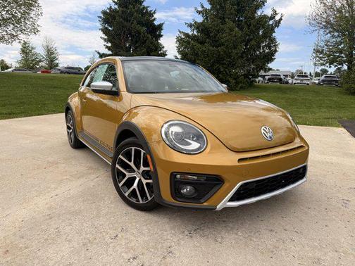 Sandstorm Yellow Metallic 2016 Volkswagen Beetle 1.8T Dune