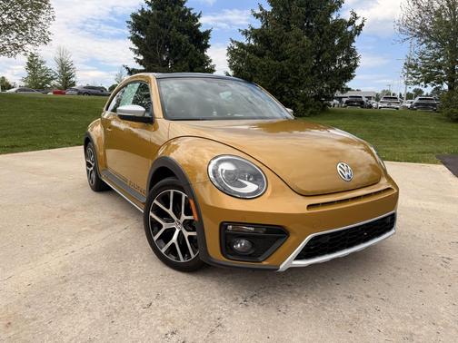Sandstorm Yellow Metallic 2016 Volkswagen Beetle 1.8T Dune