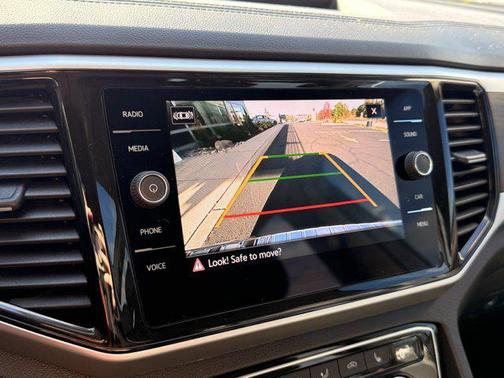 2022 Volkswagen Atlas 3.6L SE w/Technology