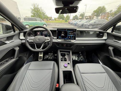 2025 Volkswagen Tiguan 2.0T SE R-Line Black 4MOTION