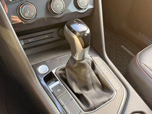 2024 Volkswagen Tiguan 2.0T Wolfsburg Edition