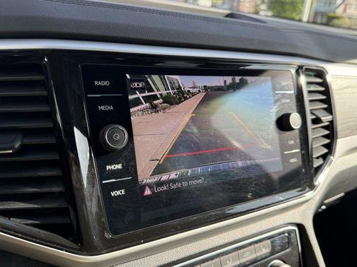 2022 Volkswagen Atlas 2.0T SE w/Technology 4MOTION