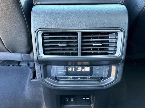 Deep Black Pearl 2026 Volkswagen Atlas Peak Edition