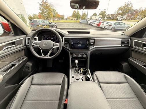 2022 Volkswagen Atlas 3.6L SE w/Technology