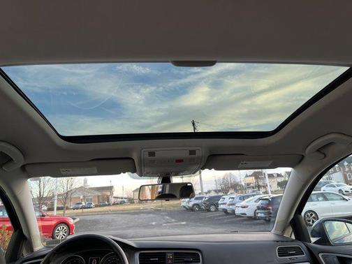 2017 Volkswagen Golf TSI Wolfsburg Edition 4-Door