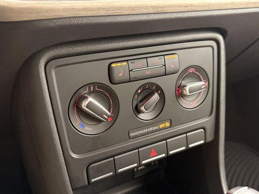 2018 Volkswagen Beetle 2.0T Coast