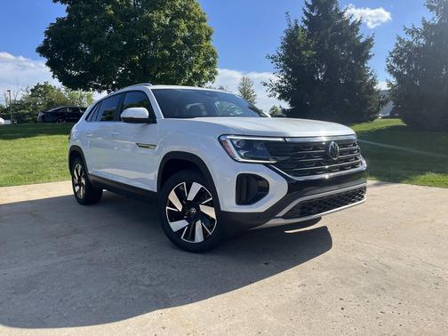 Opal White Pearl 2026 Volkswagen Atlas Cross Sport 2.0T SE w/Technology 4MOTION