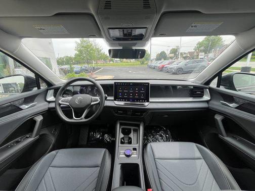 2025 Volkswagen Tiguan 2.0T SE 4MOTION