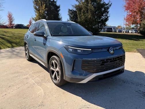 2025 Volkswagen Tiguan 2.0T SE 4MOTION