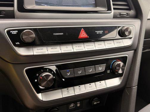 Quartz White Pearl 2019 Hyundai SONATA SE