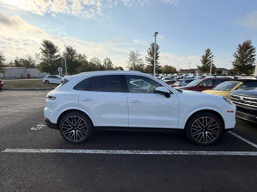 2025 Porsche Cayenne AWD