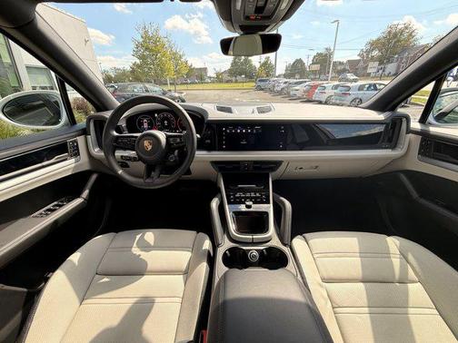 2025 Porsche Cayenne AWD