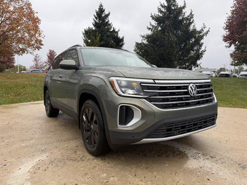 2026 Volkswagen Atlas 2.0T SE w/Technology 4MOTION