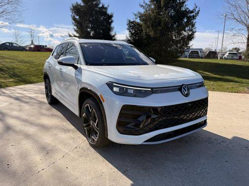 2026 Volkswagen Tiguan 2.0T SEL R-Line 4MOTION