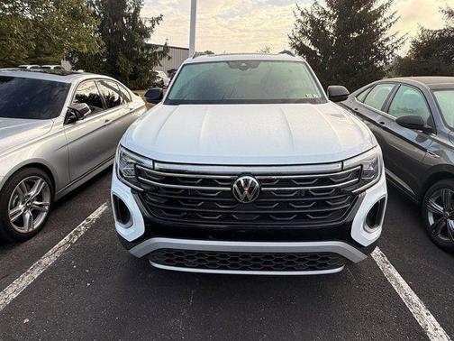 2024 Volkswagen Atlas 2.0T SE w/Technology 4MOTION