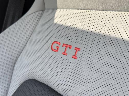 2024 Volkswagen Golf GTI 2.0T S DSG