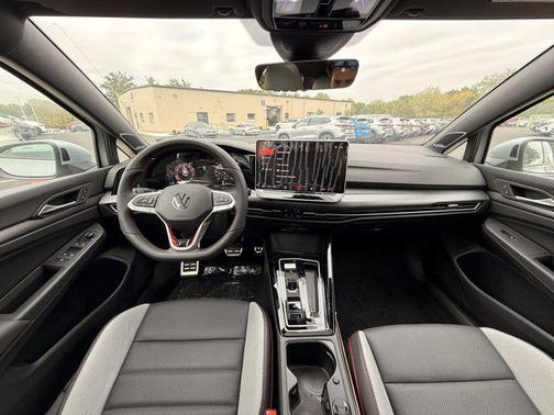 2025 Volkswagen Golf GTI 2.0T SE DSG